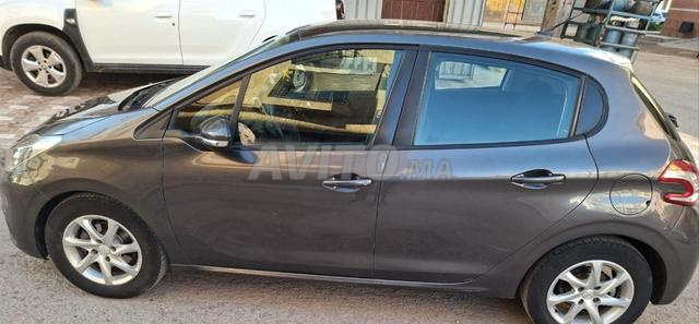Peugeot 208 - 2