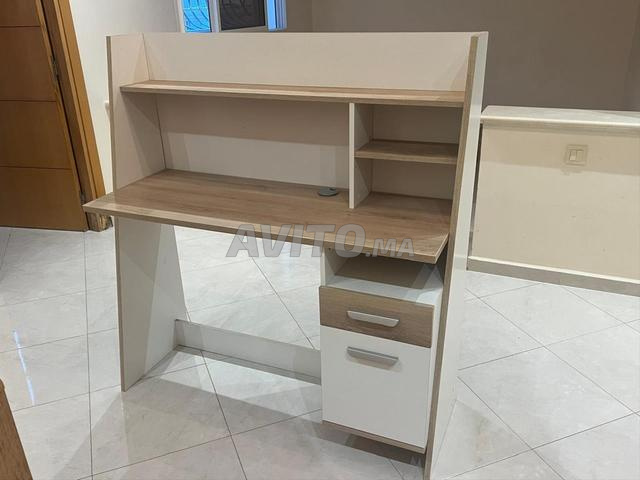 Bureau presque neuf - 2