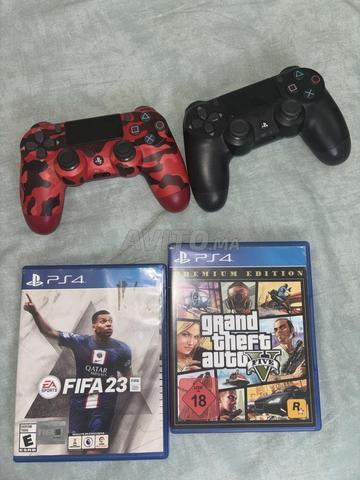 PS4 Slim très bon état 2 manettes 3 Jeux 512GB - 2