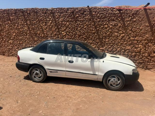 Hyundai Accent modèle 95, taxe 650 dirhams