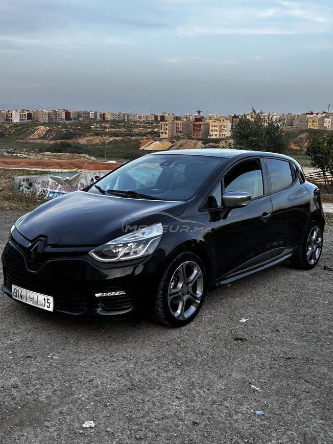 Renault Clio Essence Automatique 2015 à Fès