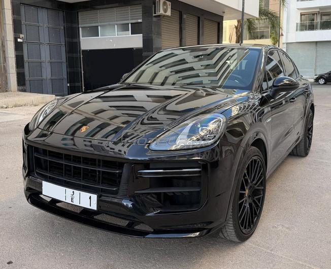 Porsche Cayenne Hybride 2022 à Fès