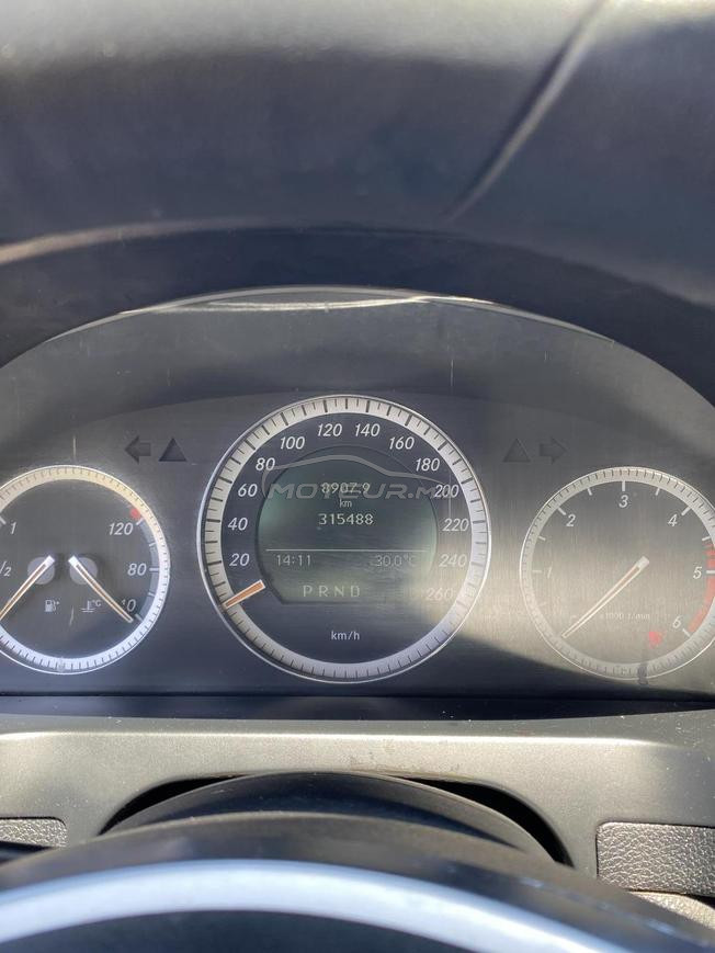 bonjour je mets en voiture Mercedes C220  