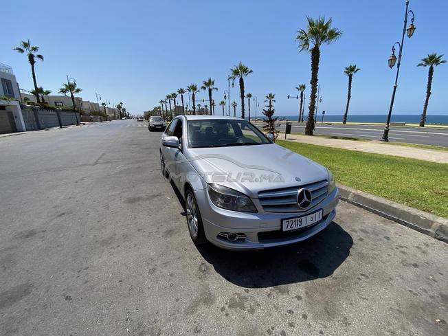 bonjour je mets en voiture Mercedes C220  