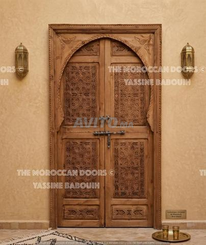 باب مغربي مزدوج منحوت يدويًا بإطار مقوس - 2