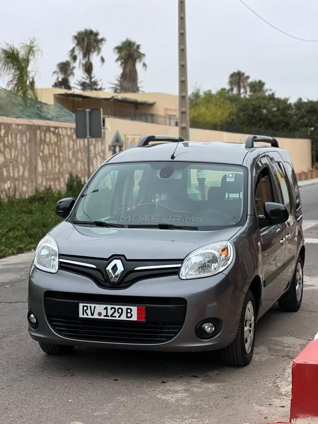  voiture très bon état 2020 diouaneè 
