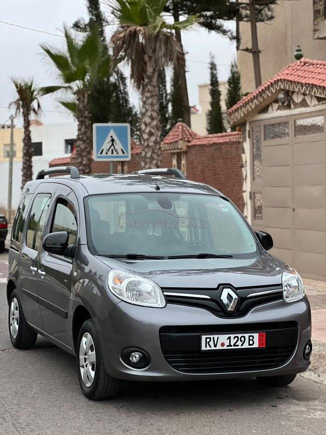  voiture très bon état 2020 diouaneè 