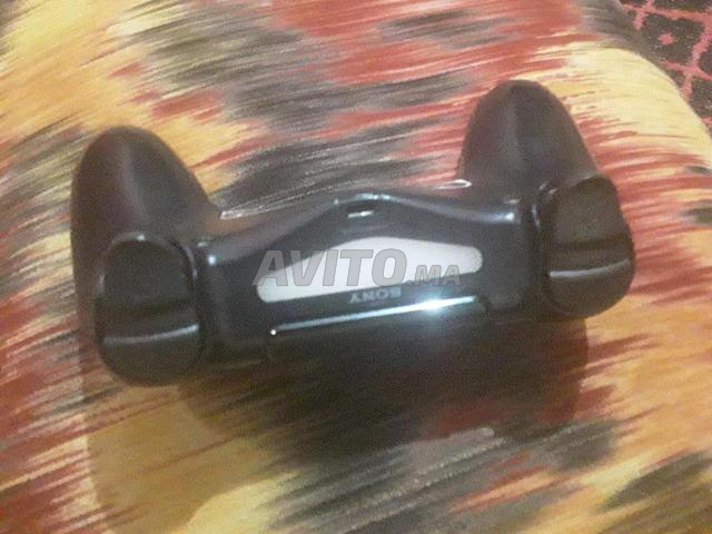 Manette PS4 originale très bon état - 2