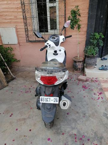 Moto de marque Sym - 2