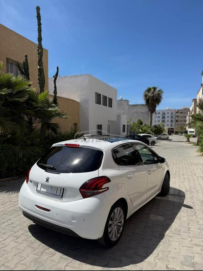 Peugeot 208 Diesel Manuelle 2017 à Rabat