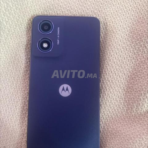 للبيع هاتف Motorola بحالة جيدة بسعر مناسب