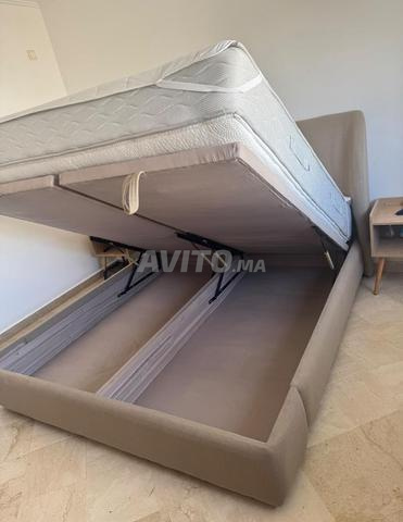 سرير كينج سايز 180x200 شبه جديد بدون مرتبة - 2