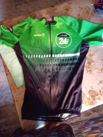 Combinaison de vélo de qualité, magnifique et très légère, taille 14 ans - 2