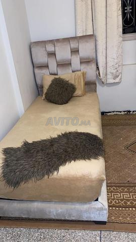 Deux lits avec matelas en bon état à vendre - 2