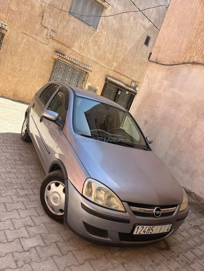 Opel Corsa Essence Manuelle 2006 à Skhirat