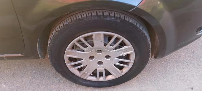 je mets en vente fiat linea essence model 2010