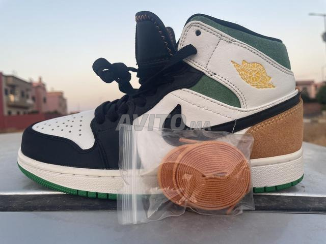 Nike Air Jordan 1 Mid SE Oakland