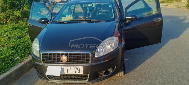 je mets en vente fiat linea essence model 2010