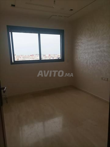 شقة عصرية جديدة بموقف سيارات ومصعد - 2