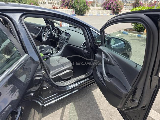 opel  astra 2013 