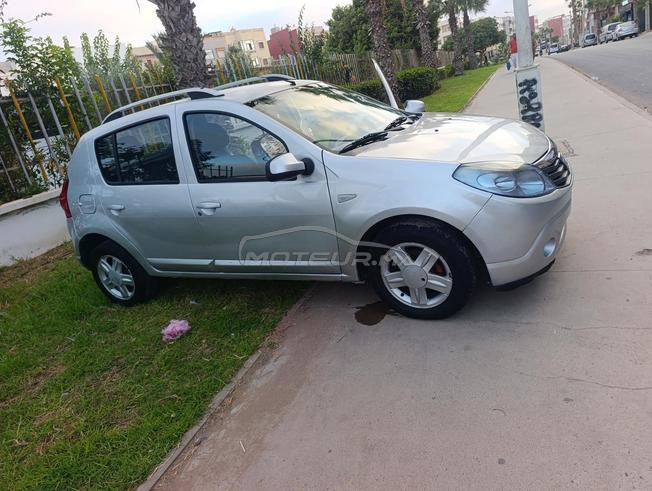 سيارة داسيا سانديرو