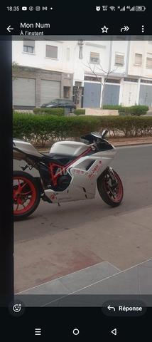 Belle Ducati italienne sport - 2