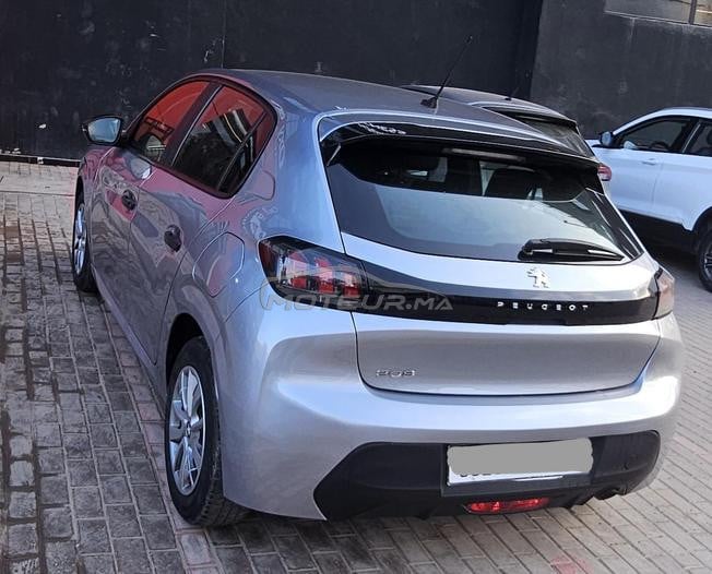 Peugeot 208 2023 1ére main carte grise 