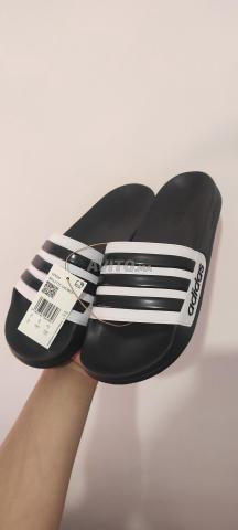 Sandales Adidas originales taille 41.5 - 2
