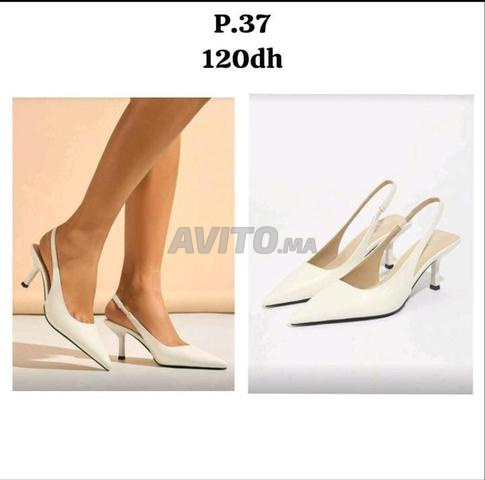 Chaussures pour femmes, chaque photo indique le prix et la taille
