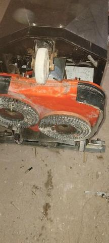 Monobrosse avec batterie et aspirateur - 2
