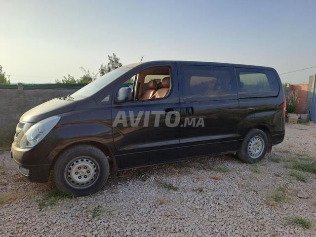 Hyundai H1 modèle 2016 en excellent état à vendre.
