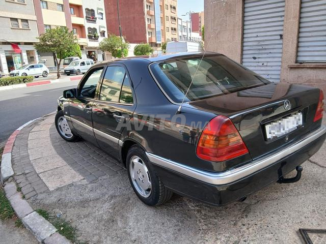 Mercedes-Benz 220 Diesel Manuelle 1997 à Oujda - 2