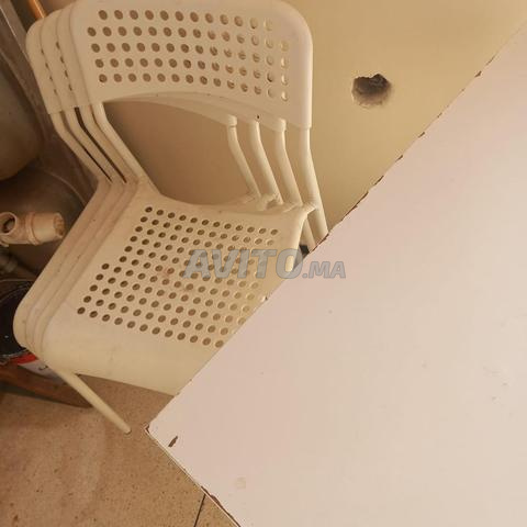 بيع طاولة مع 4 كراسي - 2