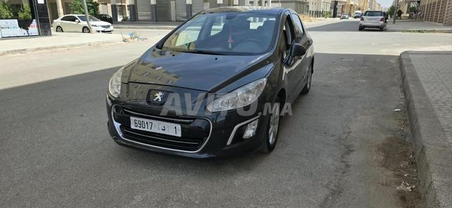 Voiture Peugeot 308 - 2