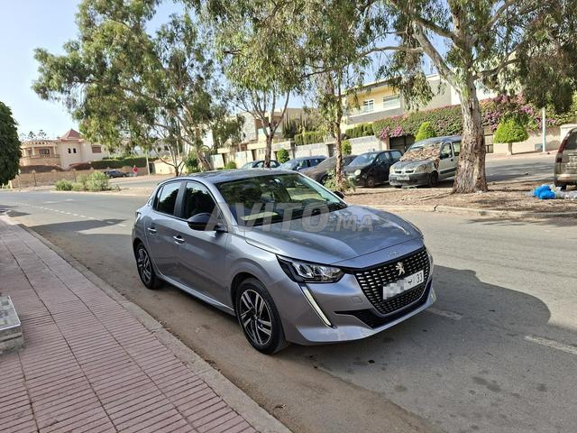 Peugeot 208 Diesel Manuelle 2023 à Agadir - 2