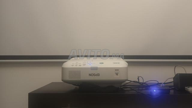 PROJECTEUR EPSON EB-685WI - 2