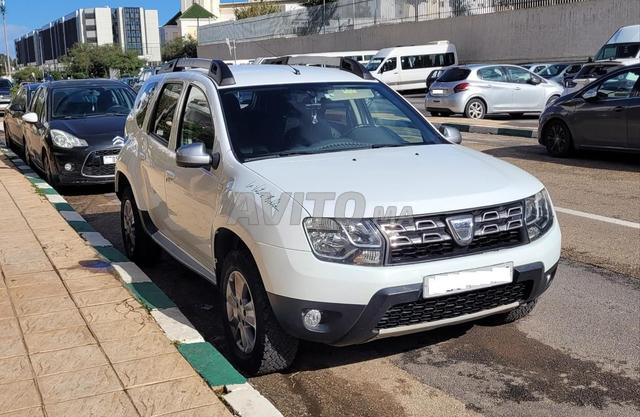داسيا داستر 4x4 دفع رباعي ديزل يدوية 2017 بالدار البيضاء
