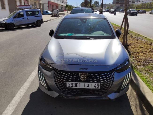Peugeot 208 Diesel Manuelle 2024 à Tanger