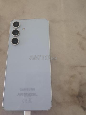 Samsung S24FE - 2