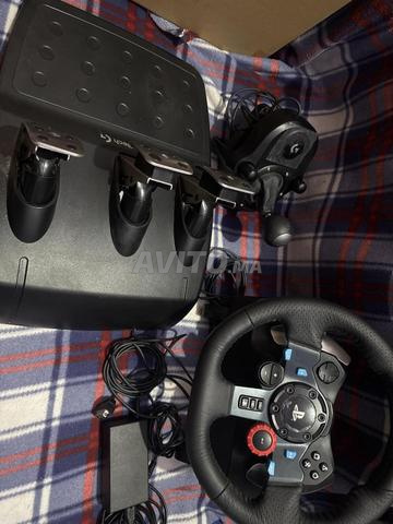 Volant Logitech G29 en parfait état.