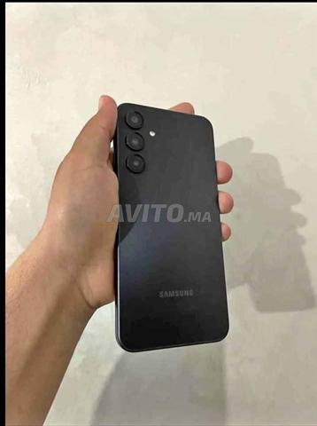 Samsung A16 encore propre sans aucun défaut - 2