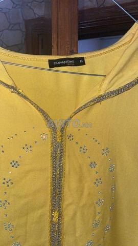 Nouvelle djellaba couleur jaune de Diamantine - 2