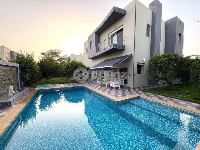 NOU-OU-1004 - Villa à vendre à Bouskoura