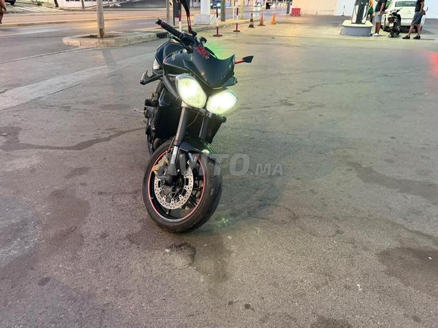 Triumph Street Triple R 675 - 2