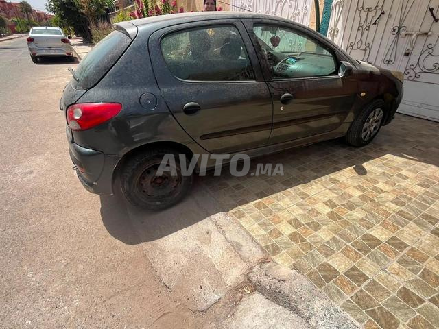 🚗 Peugeot 206 modèle 2012 très propre - 2