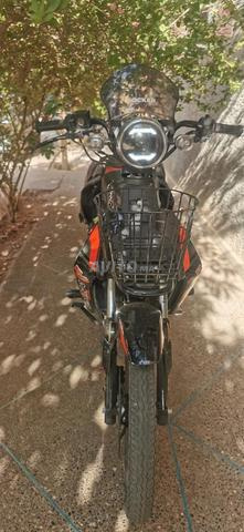 moto tank propre - 2