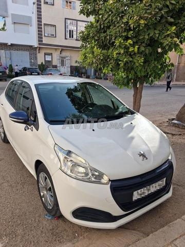 بيجو 208 ديزل يدوية 2017 في مكناس