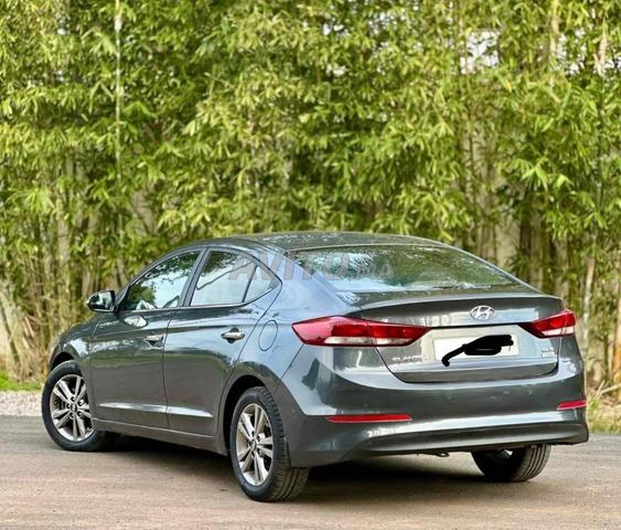 HYUNDAI ELANTRA GLS - 2
