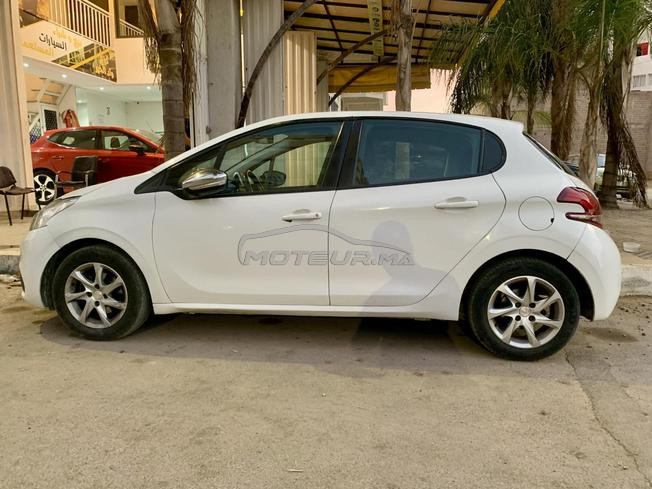 peugoet 208 3amra like