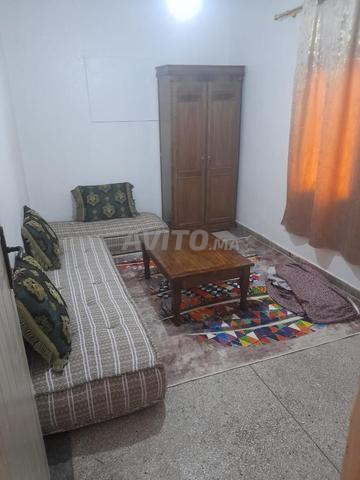 شقة جميلة نصف مفروشة قرب المحطة الطرقية للبنات